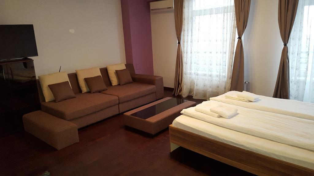 Sunlight Studio Apartment Oradea Exteriér fotografie