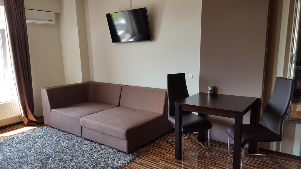 Sunlight Studio Apartment Oradea Exteriér fotografie