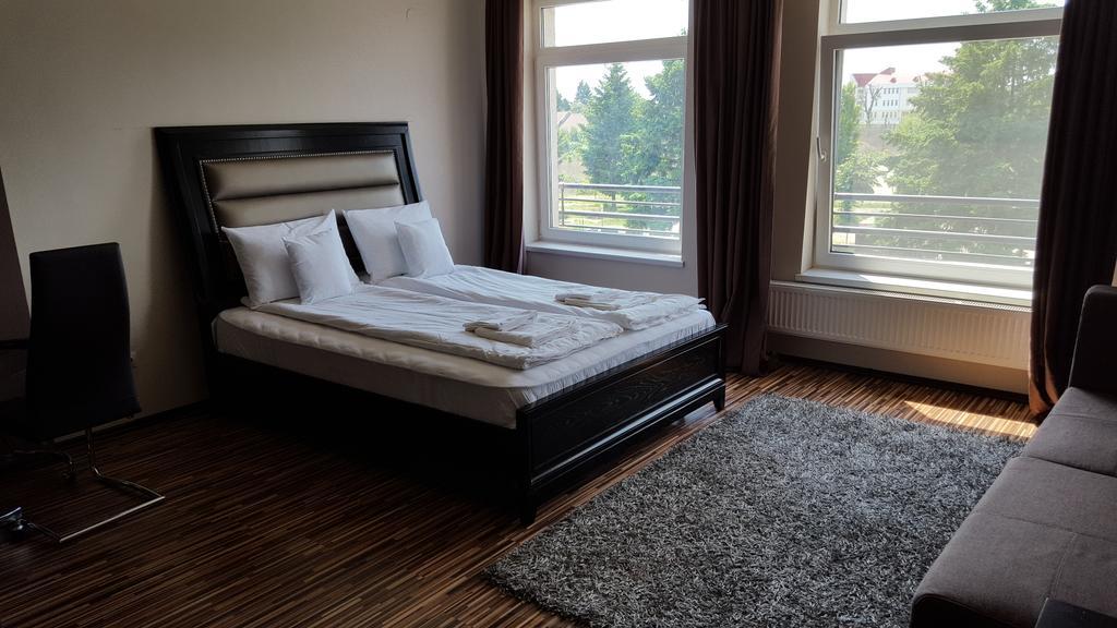 Sunlight Studio Apartment Oradea Exteriér fotografie